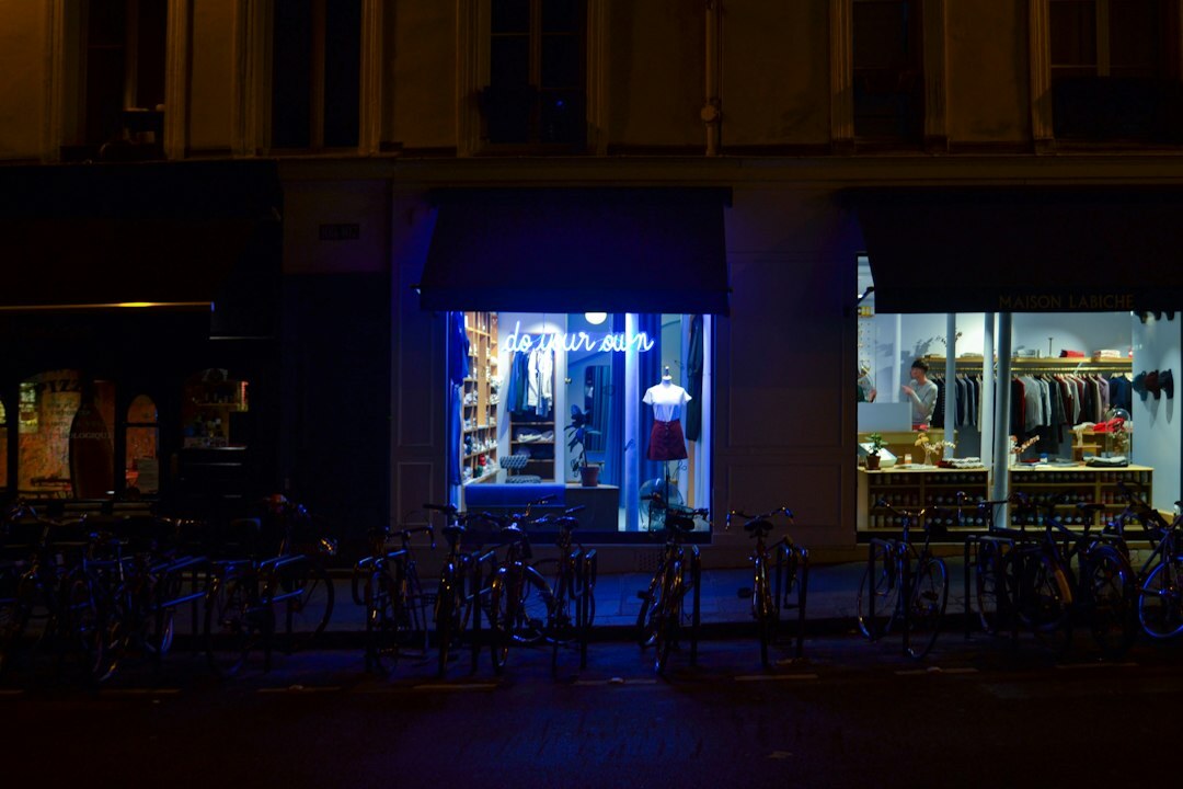 store detective at night