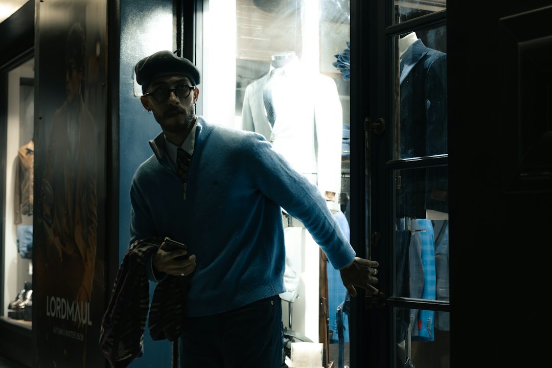 store detective observing